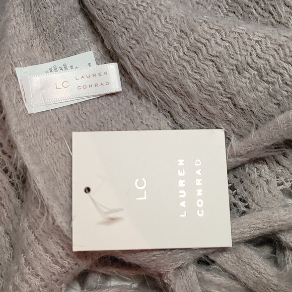 Lauren Conrad Fringe scarf Super Soft Grey Gray Cold Weather - Picture 2 of 8